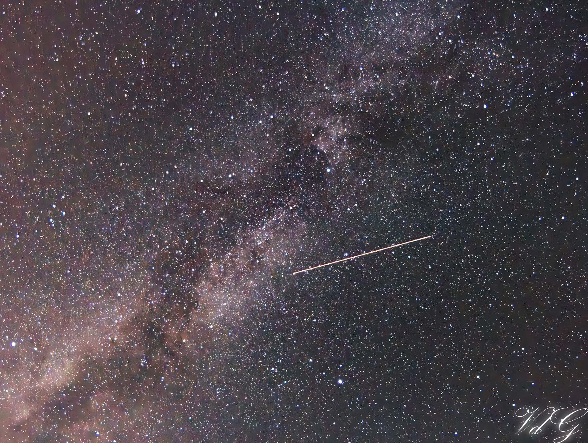 Plane crossing the Milky Way (2024)